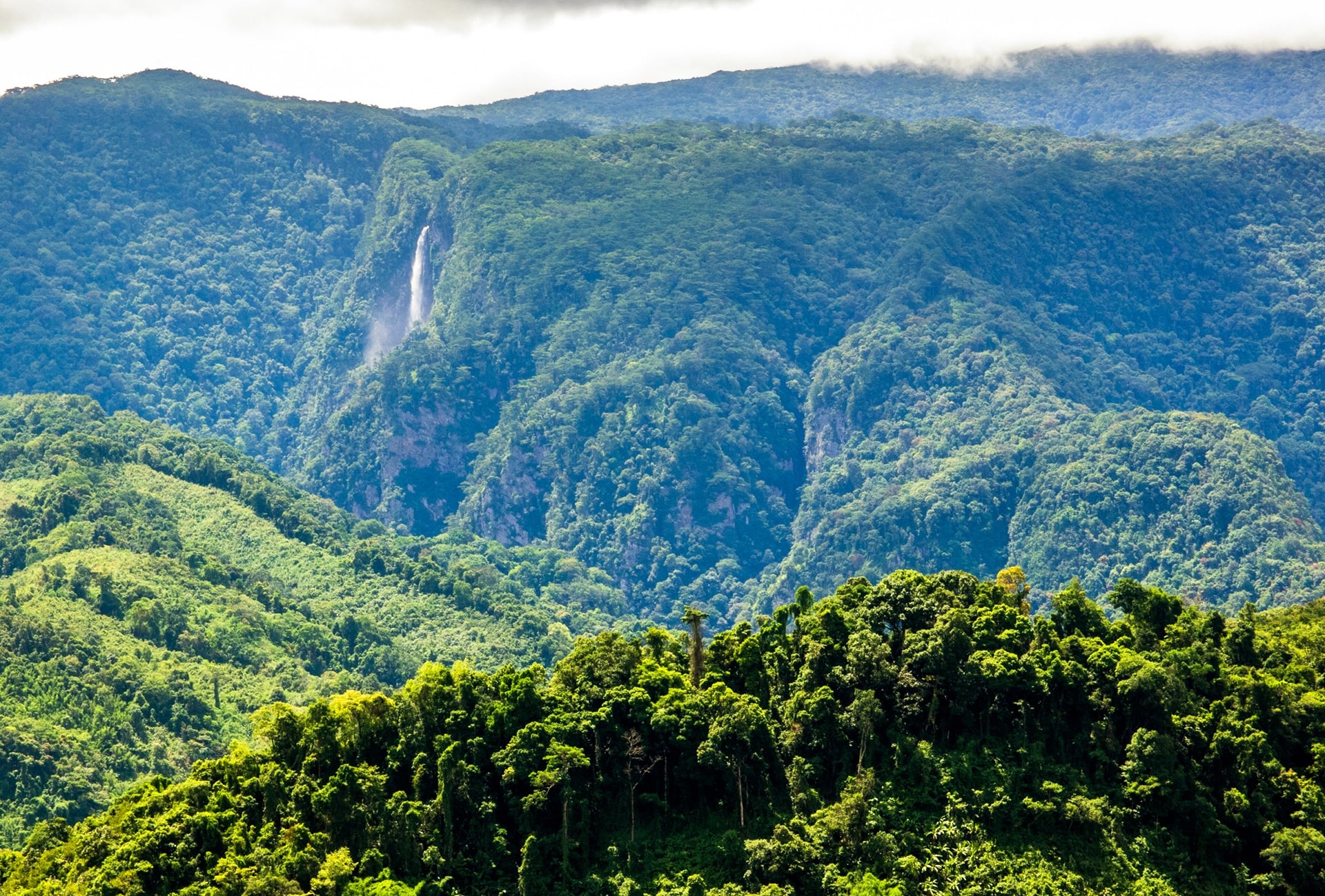 Waterfall in Xe Sap in Laos, by Thomas Calame