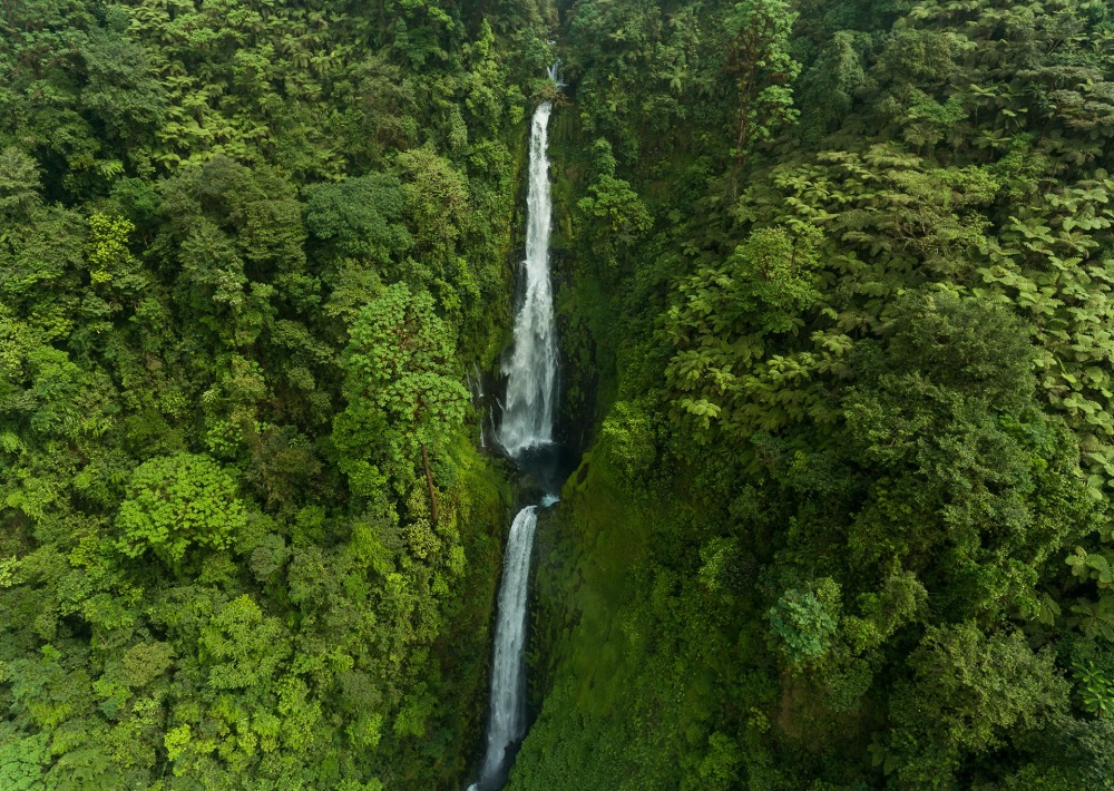 Waterfall in Equatorial Guinea, by Superstjerne